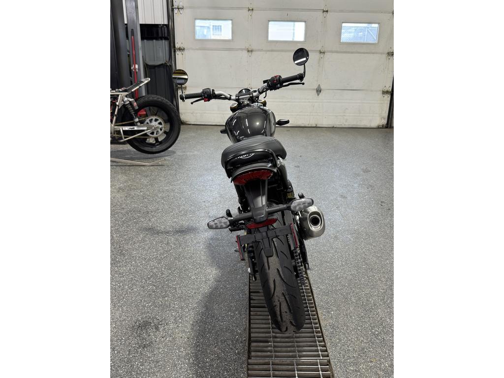 Triumph SPEED 400 NOIR 2026