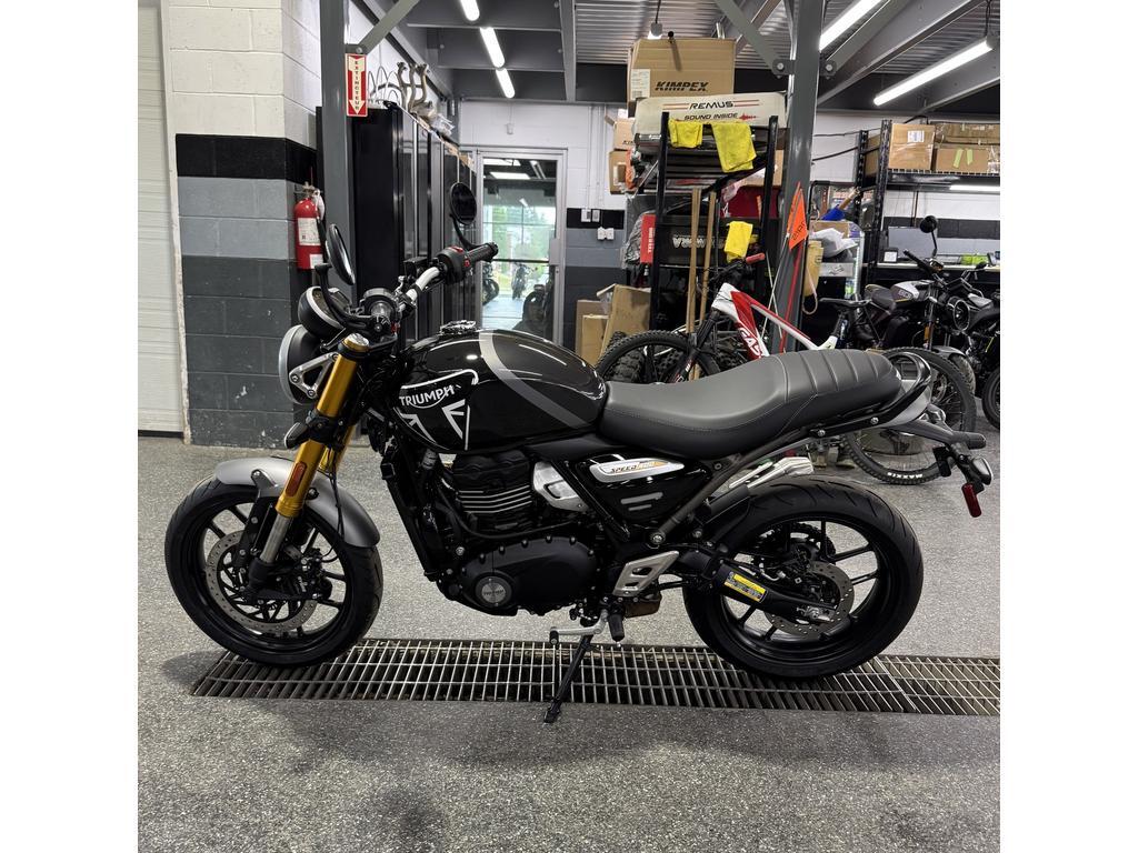 Triumph SPEED 400 NOIR 2026