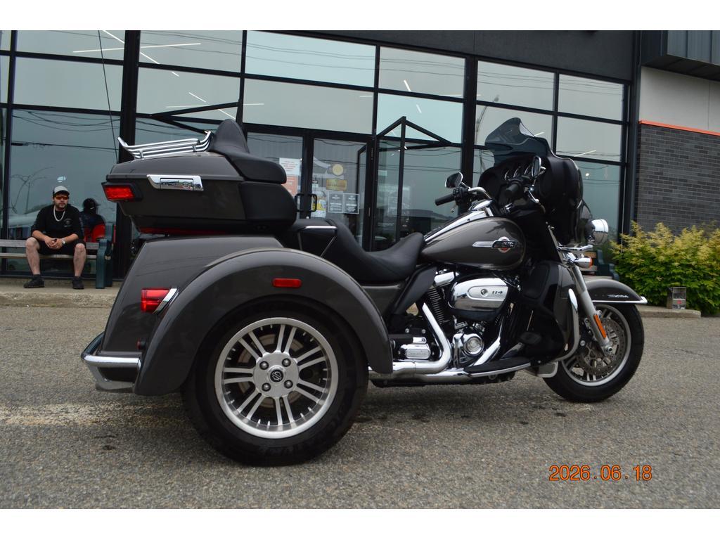 Harley-Davidson FLHTCUTG Tri Glide Ultra 2023