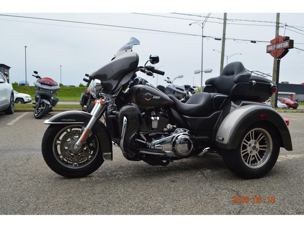 Harley-Davidson FLHTCUTG Tri Glide Ultra 2023