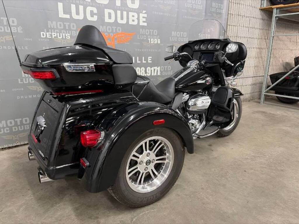Harley-Davidson FLHTCUTG Tri Glide Ultra 2024