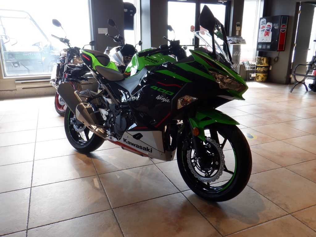 Kawasaki Ninja 400 KRT 2021