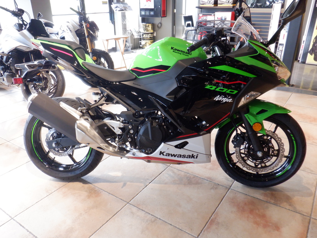 Kawasaki Ninja 400 KRT 2021