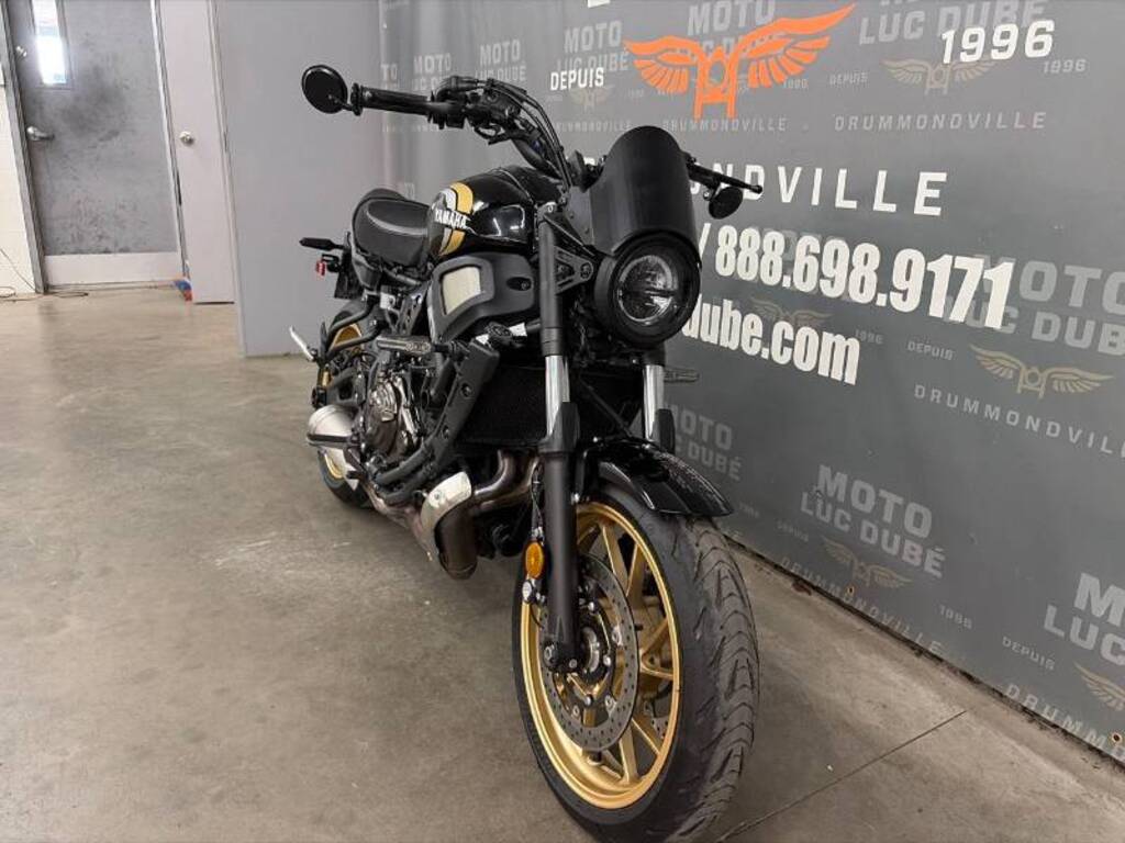 Yamaha XSR700 2023