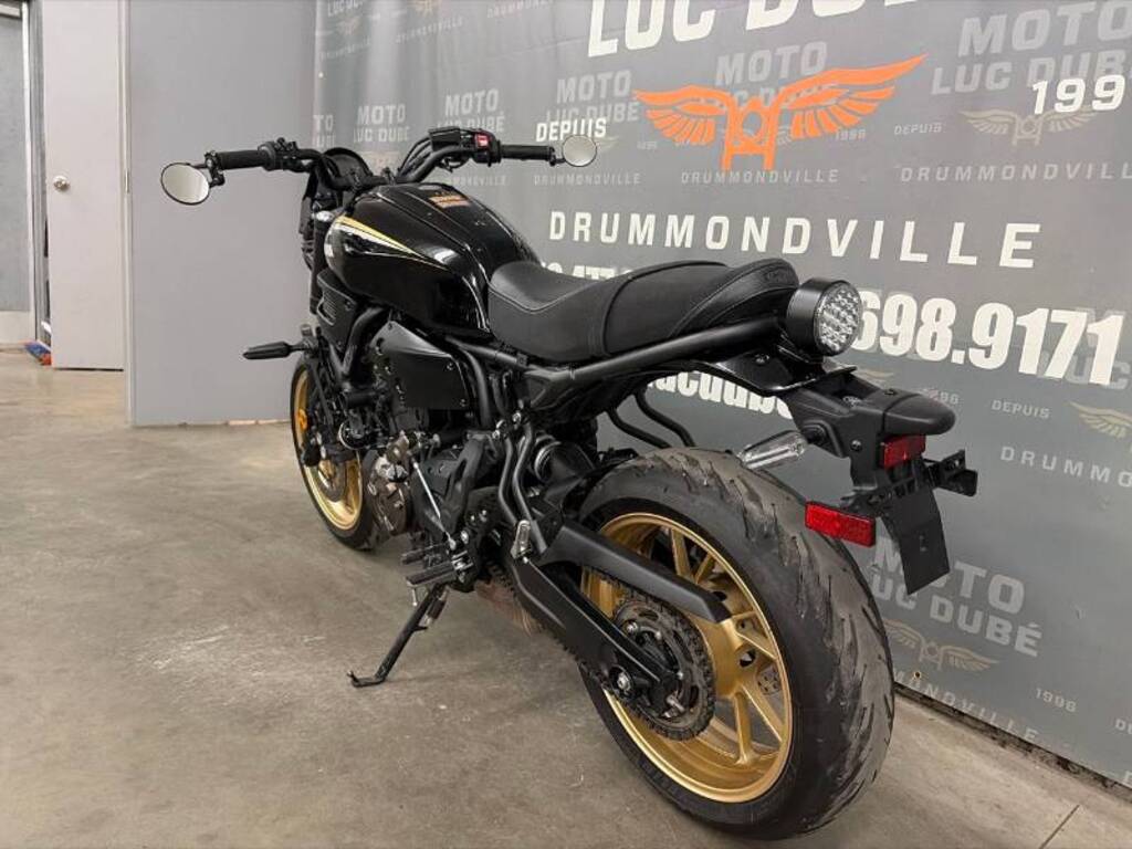 Yamaha XSR700 2023