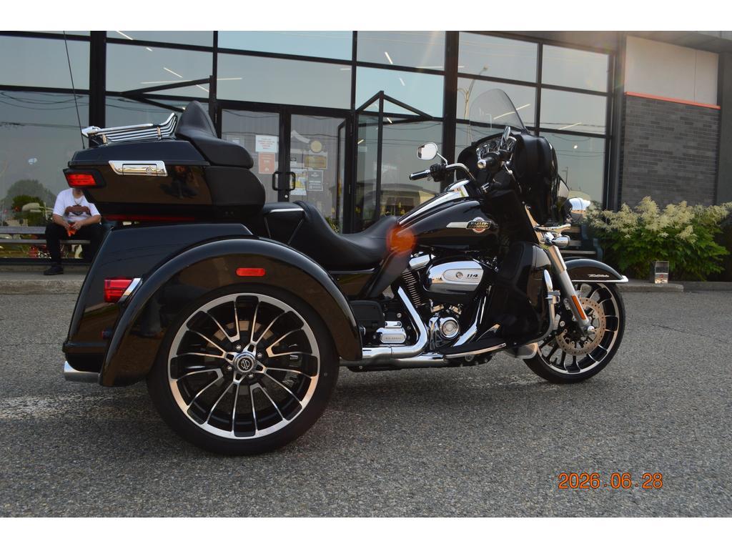 Harley-Davidson FLHTCUTG Tri Glide Ultra 2025