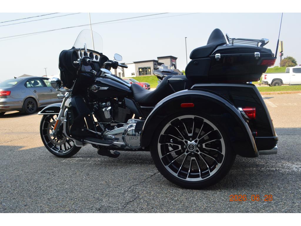 Harley-Davidson FLHTCUTG Tri Glide Ultra 2025