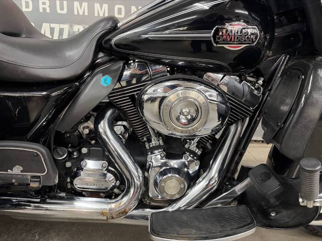 Harley-Davidson FLHTCUTG Tri Glide Ultra 2013