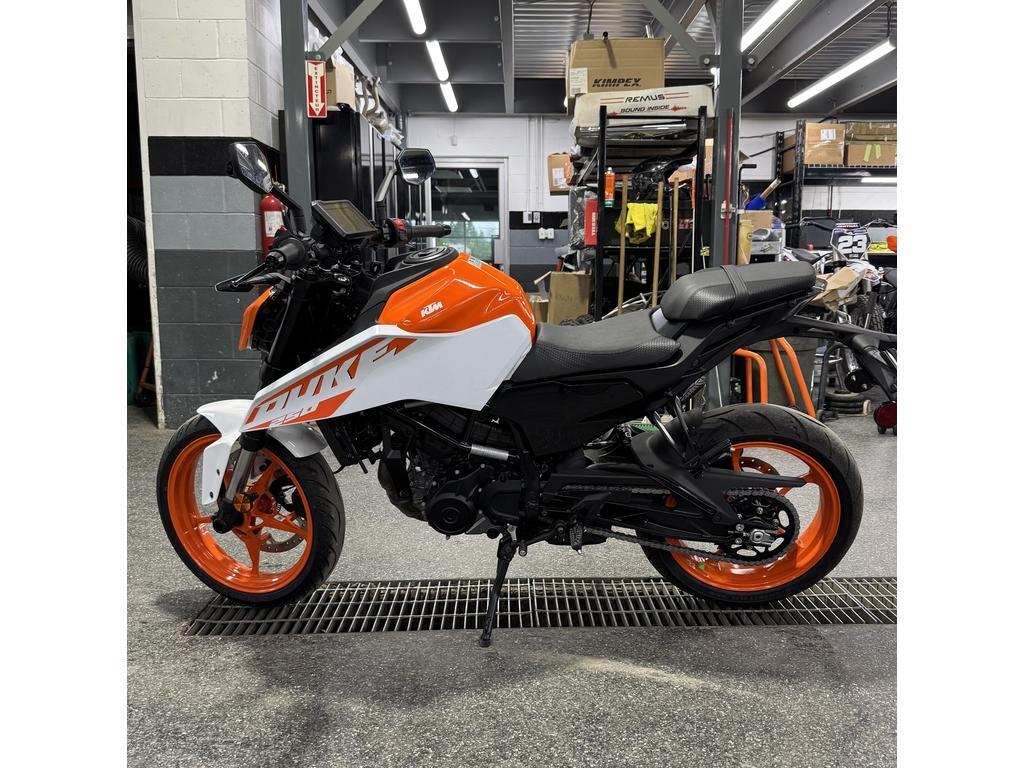 KTM 250 DUKE 2024