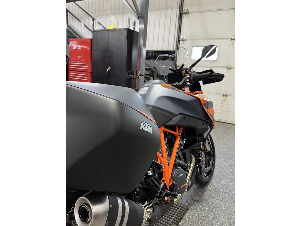KTM SUPER DUKE GT 2024