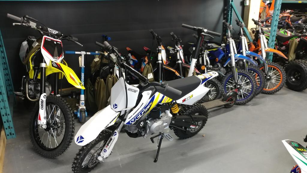 Motocross 110cc semi-automatique Apollo RFZ Start en liquidation