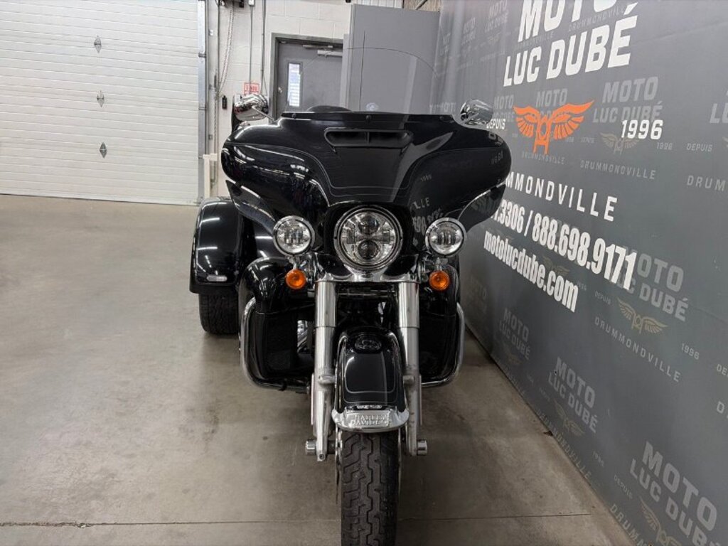 Harley-Davidson FLHTCUTG Tri Glide Ultra 2024