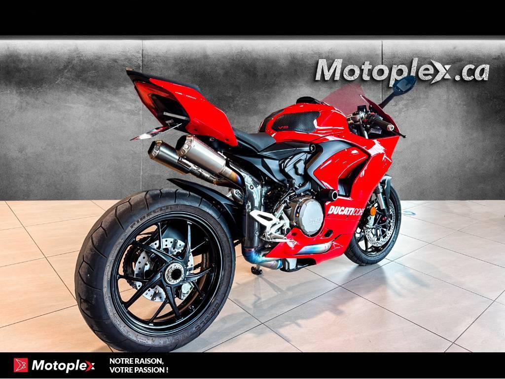 Ducati Panigale V2 2024