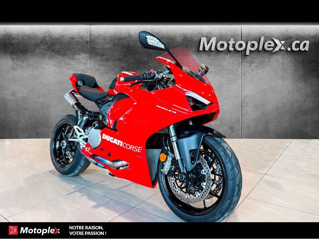 Ducati Panigale V2 2024
