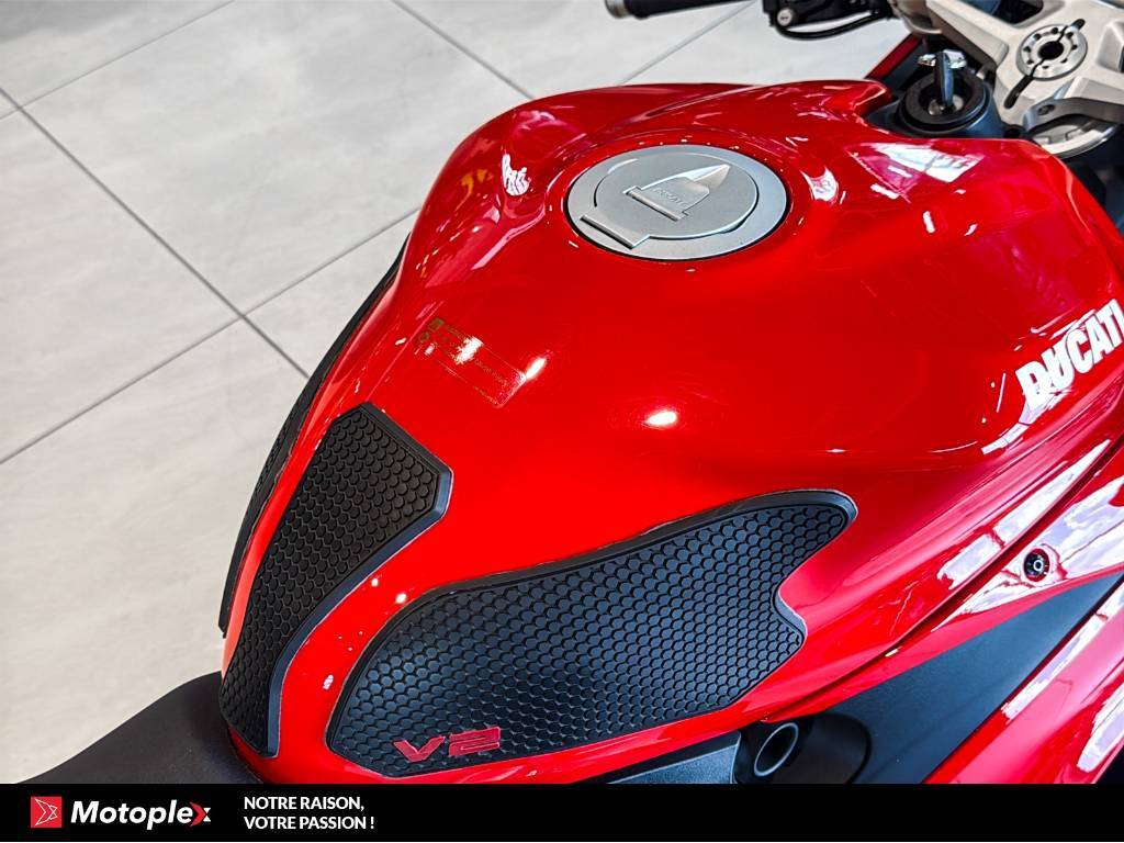 Ducati Panigale V2 2024