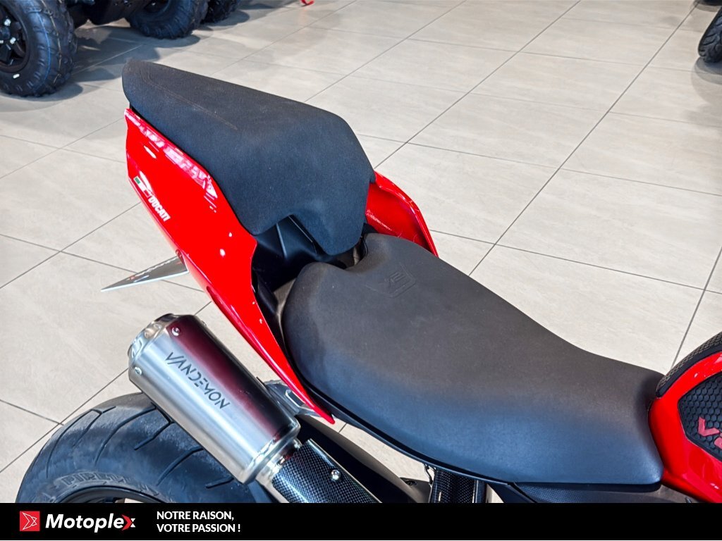 Ducati Panigale V2 2024
