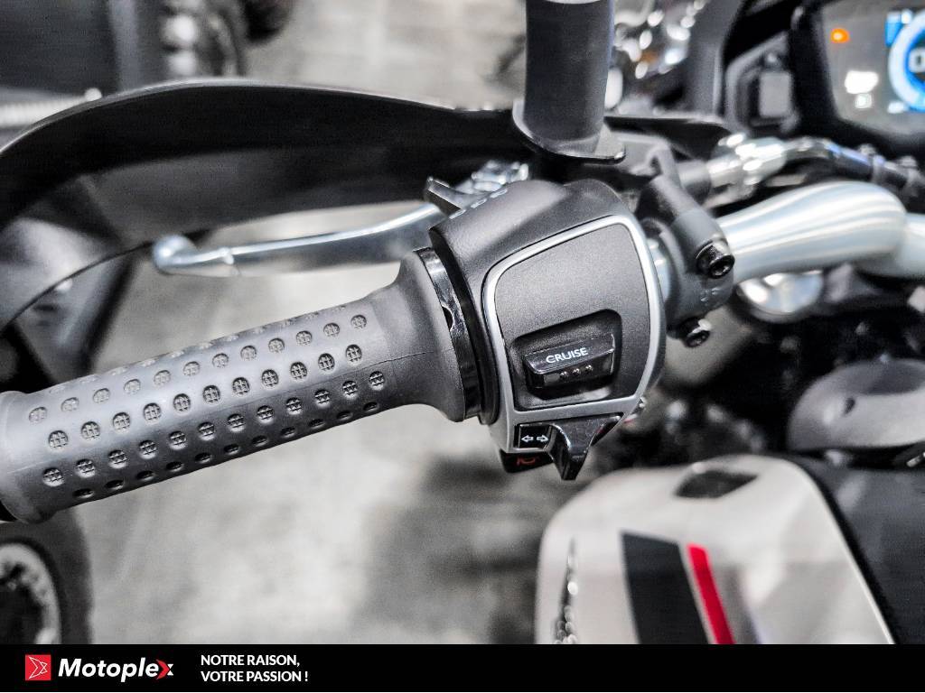Moto Guzzi V85TT TRAVEL EDITION 2023