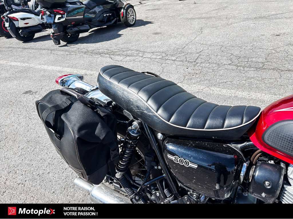 Kawasaki W800 2022