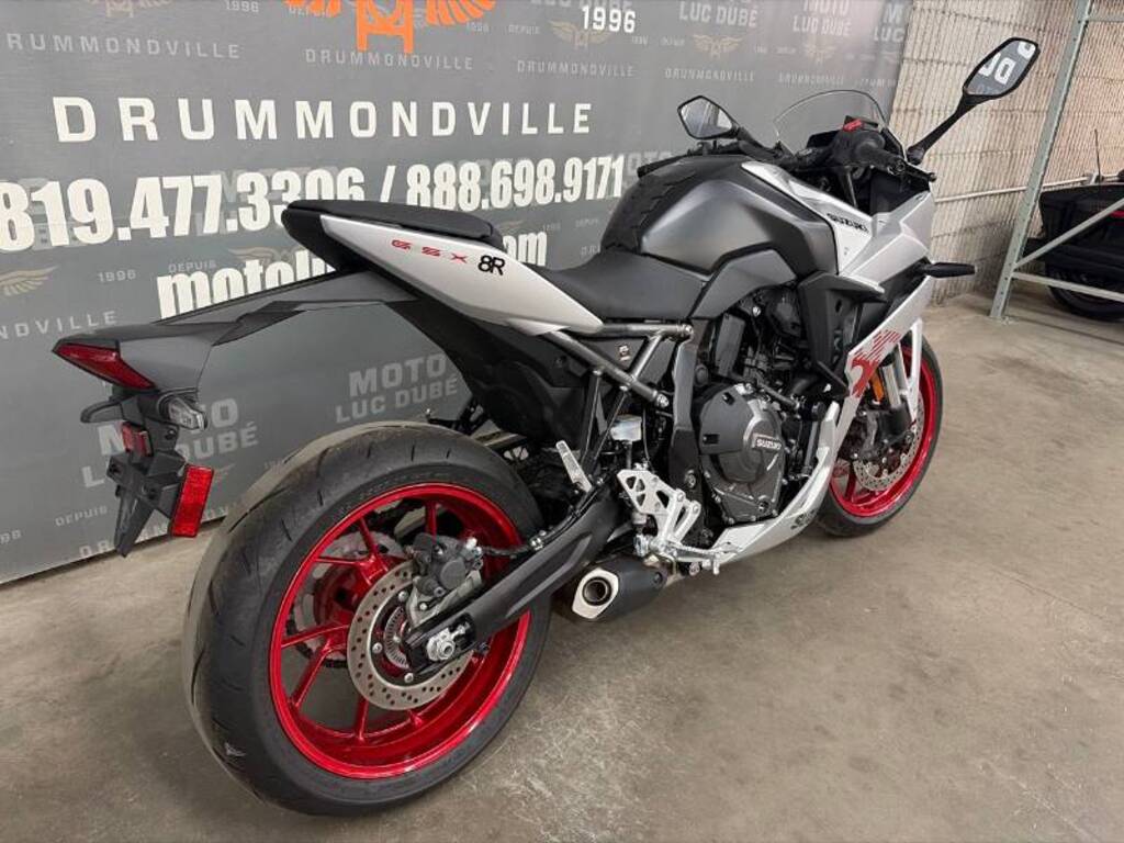 Suzuki GSX-8R 2024