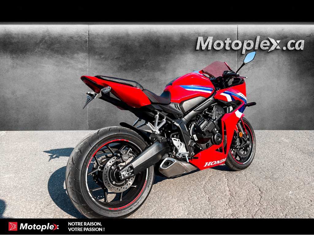 Honda CB650R E-CLUTCH 2025