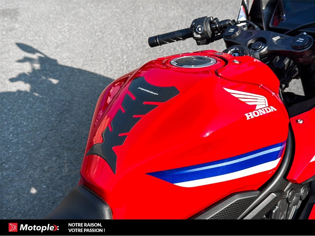 Honda CB650R E-CLUTCH 2025