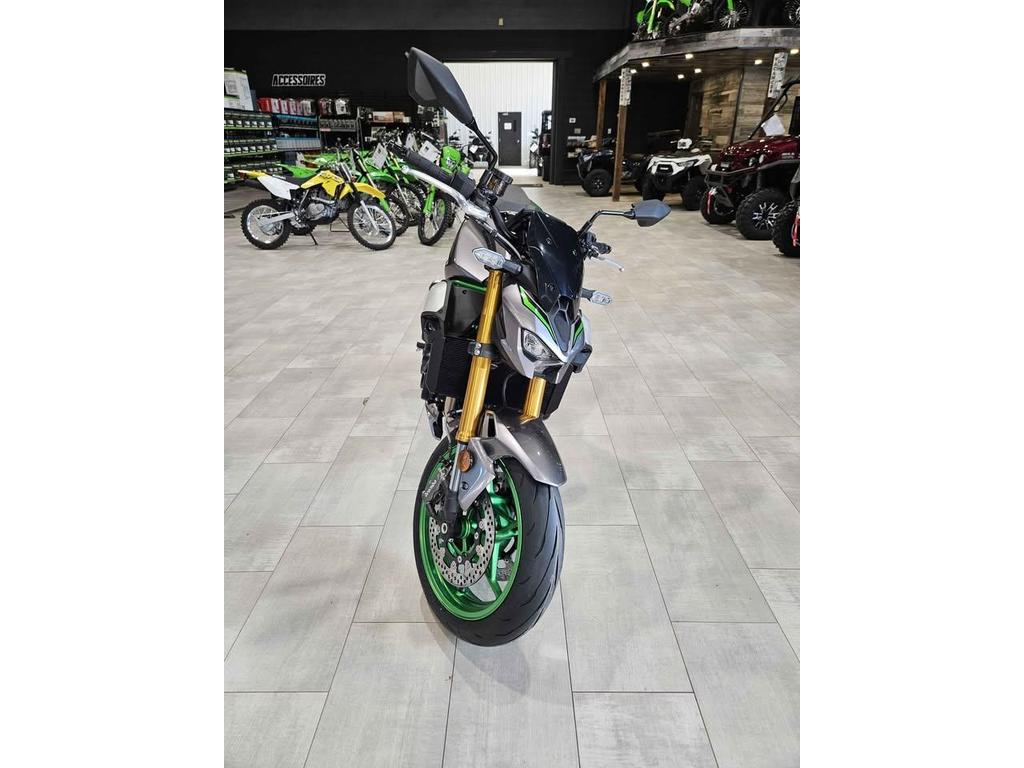 Kawasaki Z900 SE 2025