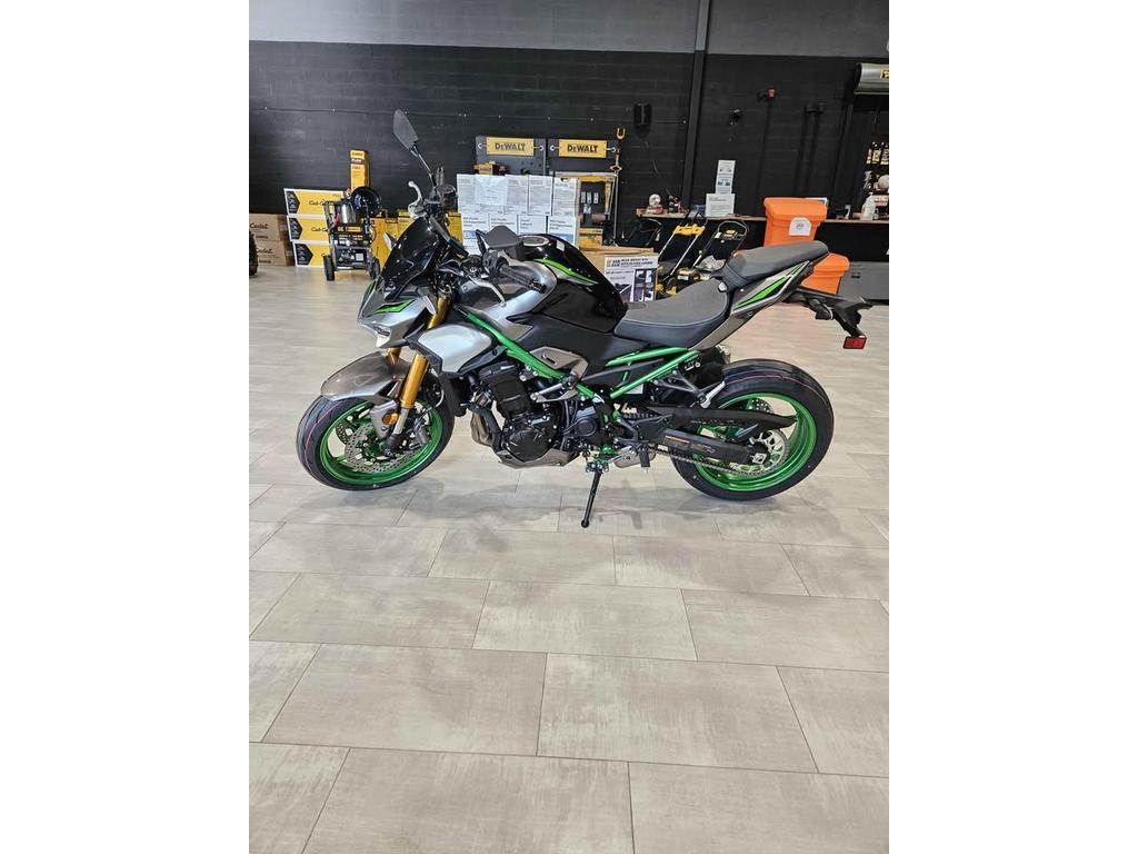 Kawasaki Z900 SE 2025