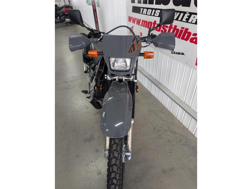 Suzuki DR650 2025