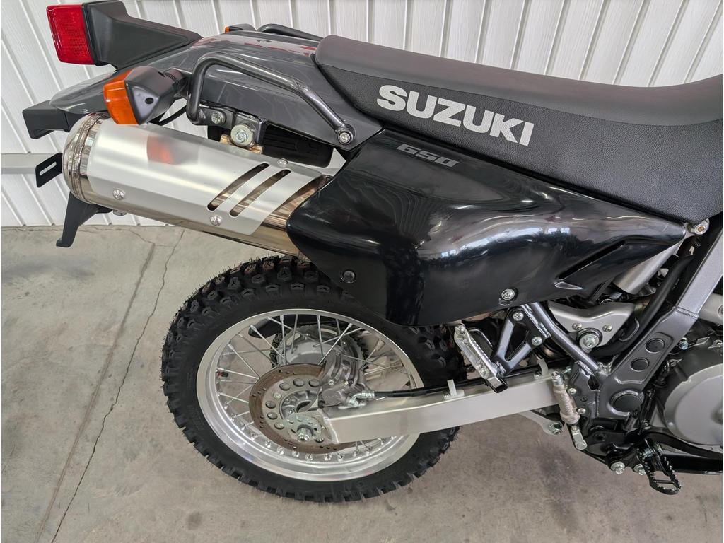 Suzuki DR650 2025
