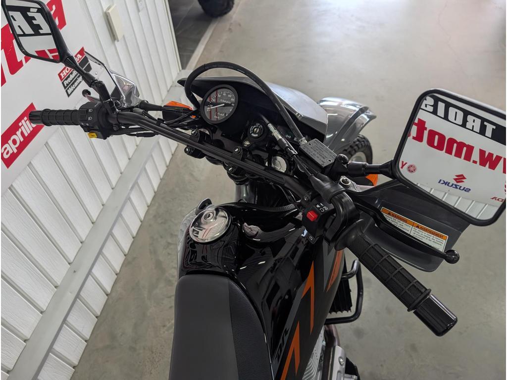 Suzuki DR650 2025
