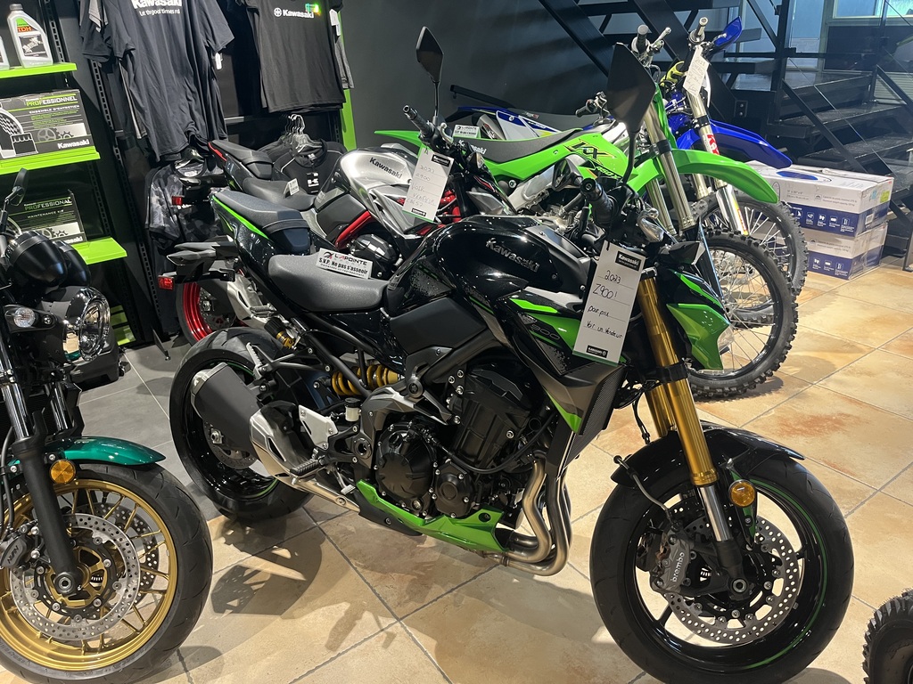 Kawasaki KawasakiZ900_SE 2023