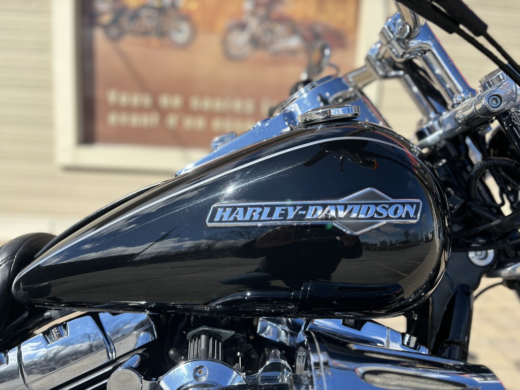 Harley-Davidson FXDWG Dyna Glide 2011