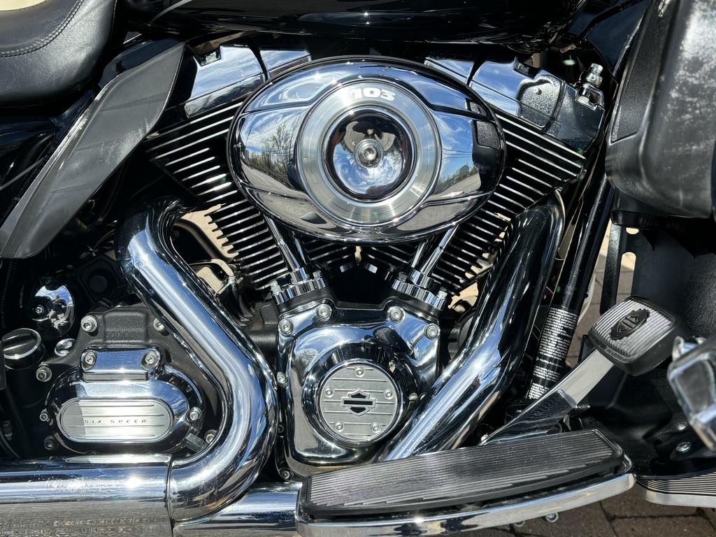 Harley-Davidson FLHTK Electra Glide Ultra Limited 2012