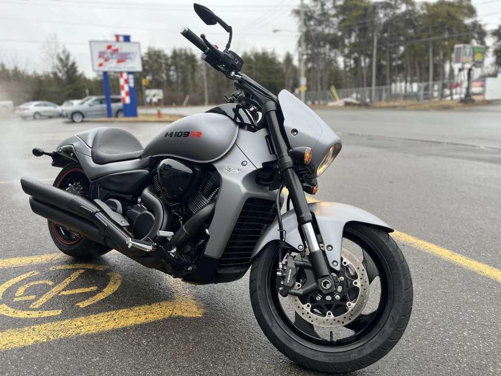 Suzuki M109 R 2016