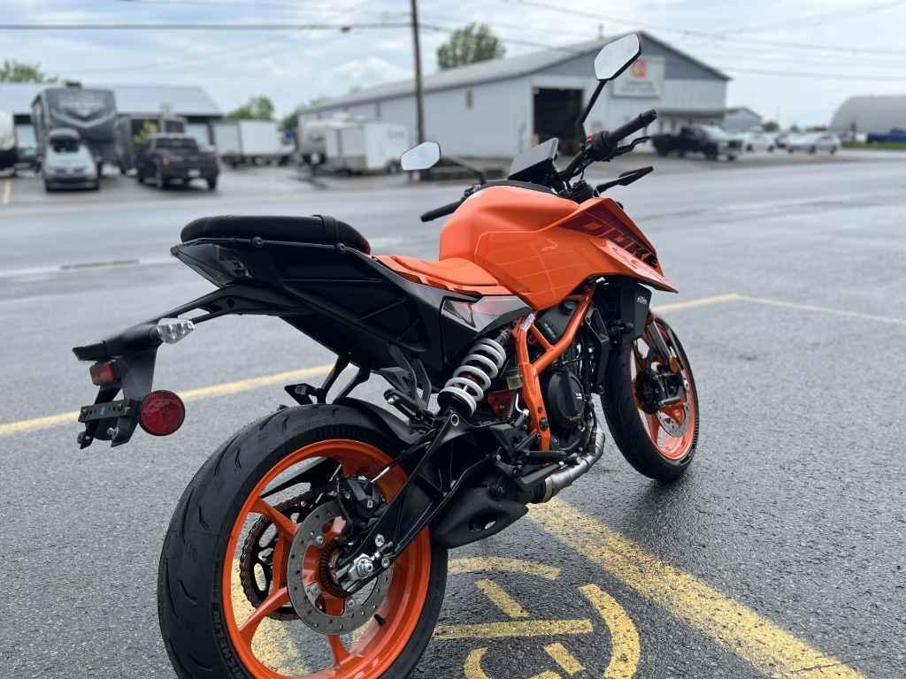 KTM 390 Duke 2024