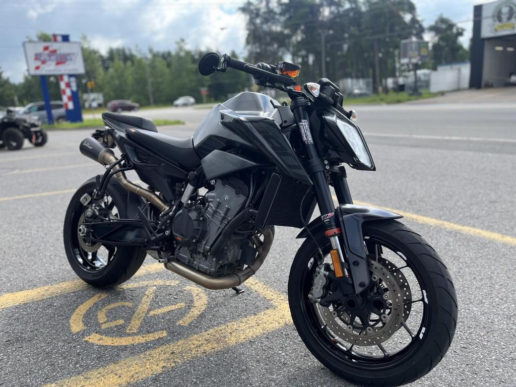 KTM 890 Duke 2022