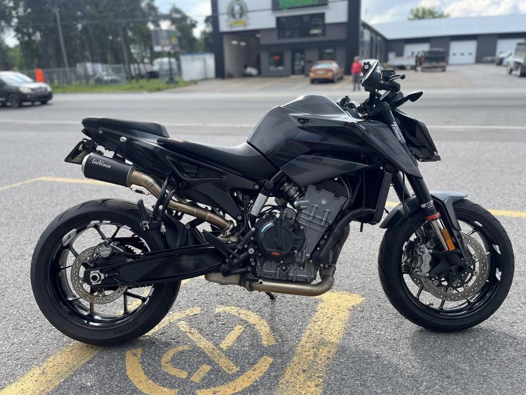 KTM 890 Duke 2022