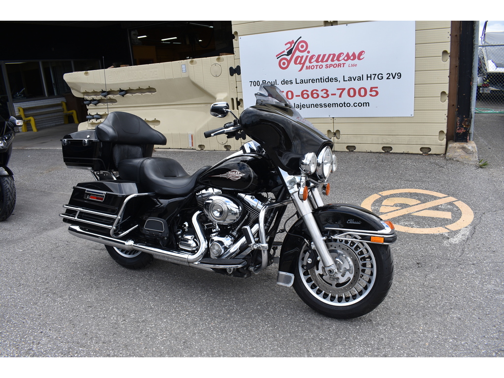 Harley-Davidson FLHTC Electra Glide Classic 2011