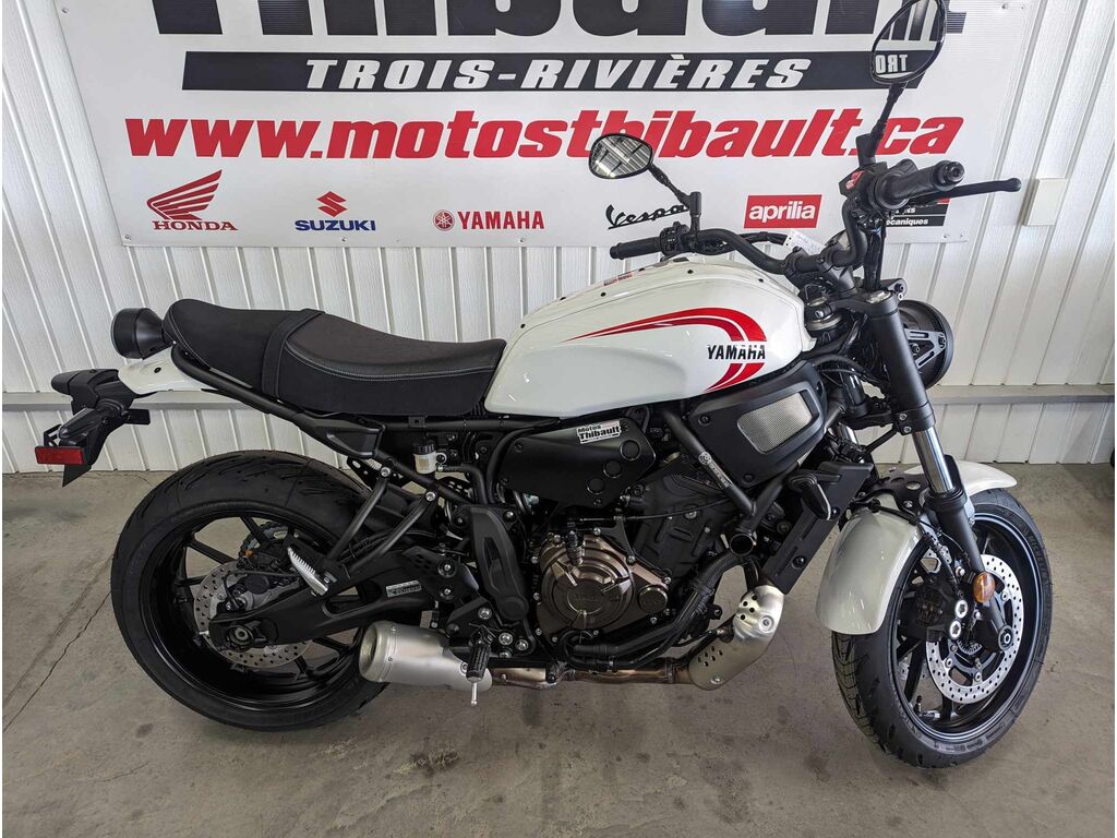 Yamaha XSR700 2024