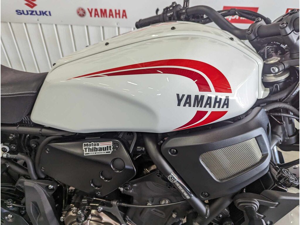 Yamaha XSR700 2024