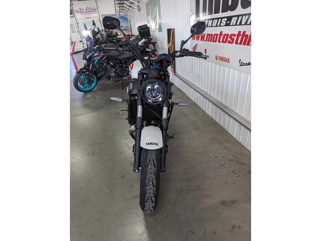 Yamaha XSR700 2024