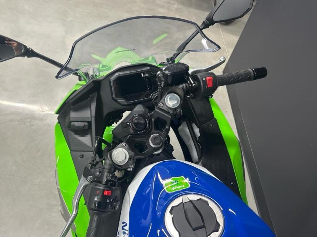 Kawasaki NINJA 500 SE 40e anniversaire 2024