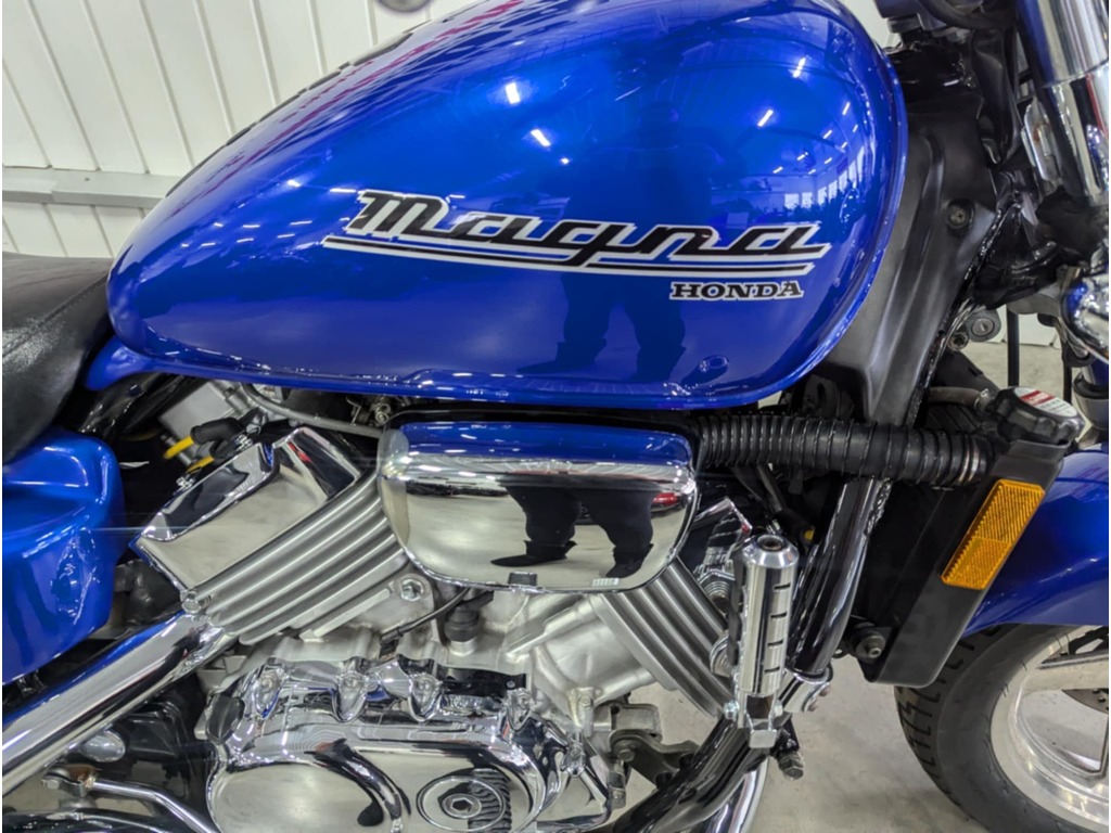 Honda Magna 750 2003