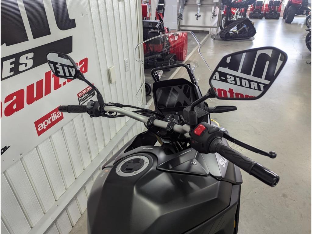 Suzuki V-STROM 800 2025