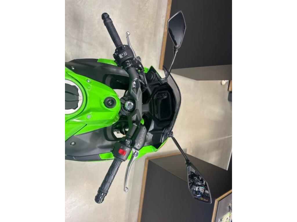 Kawasaki Ninja 650 KRT 2025