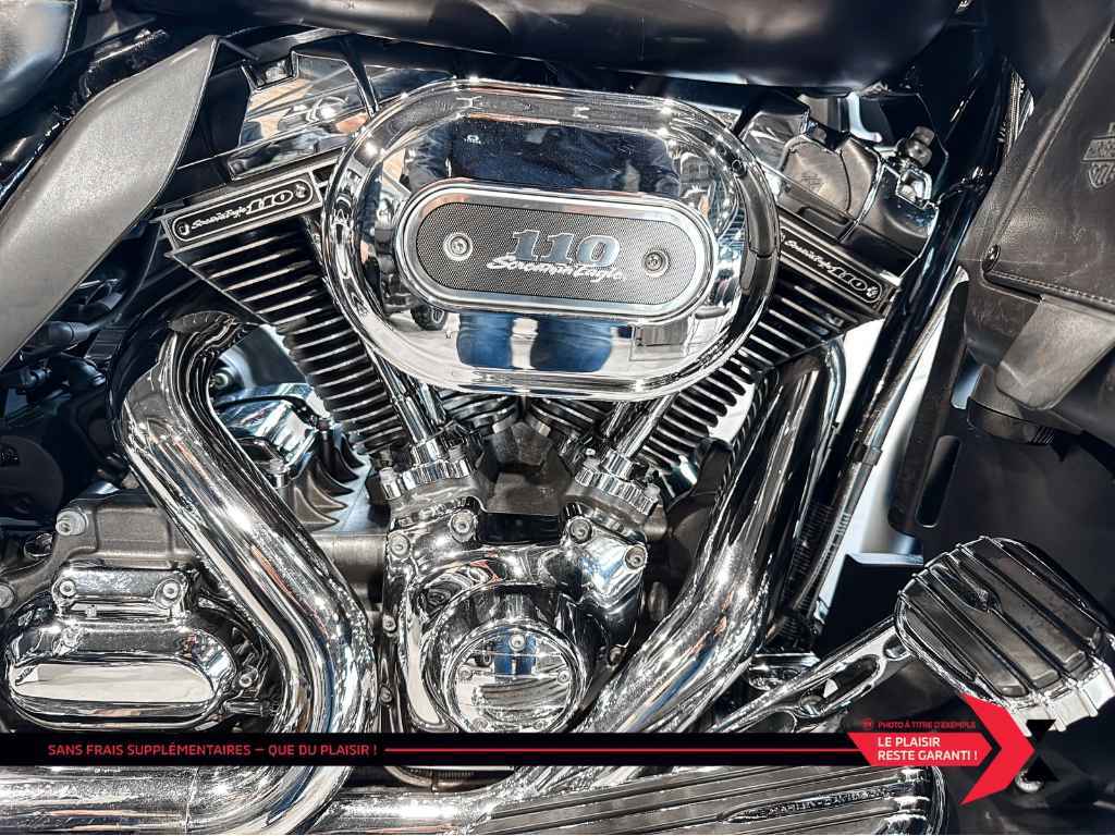 Harley-Davidson Road Glide Ultra CVO FLTRUSE 2011