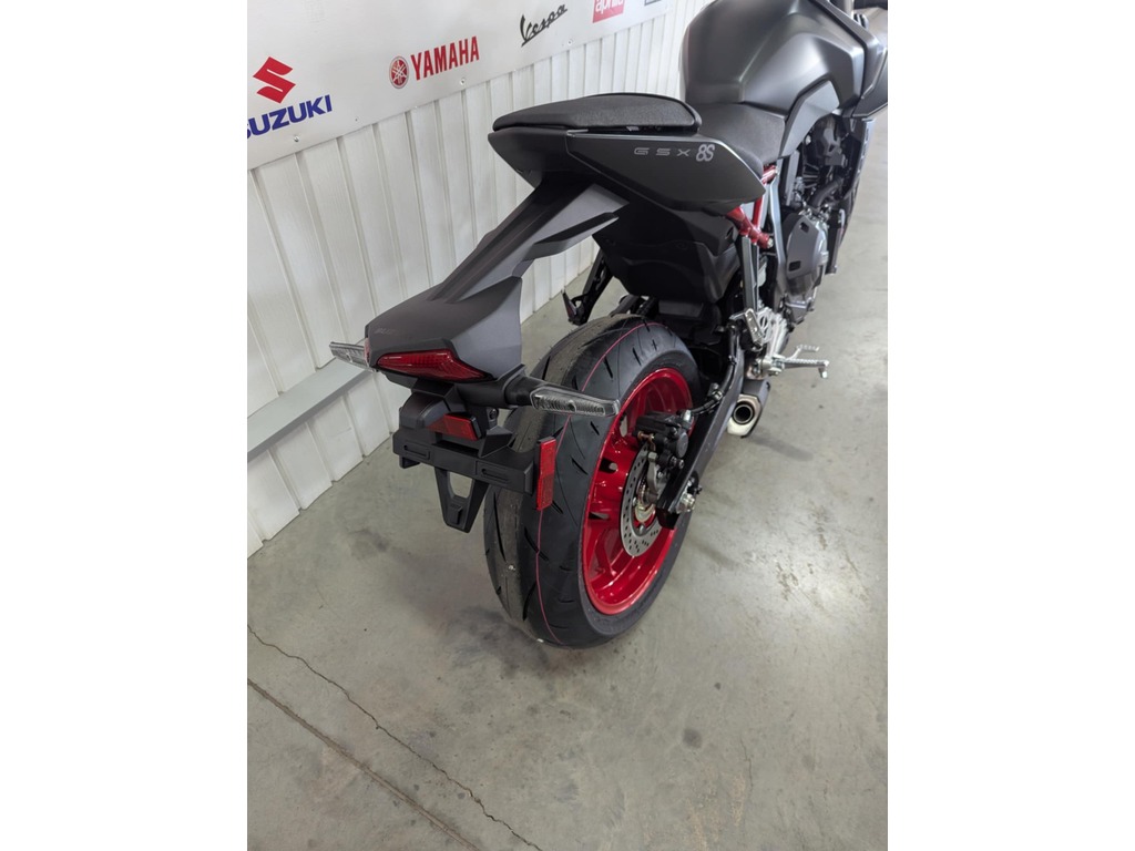Suzuki GSX-8S 2025