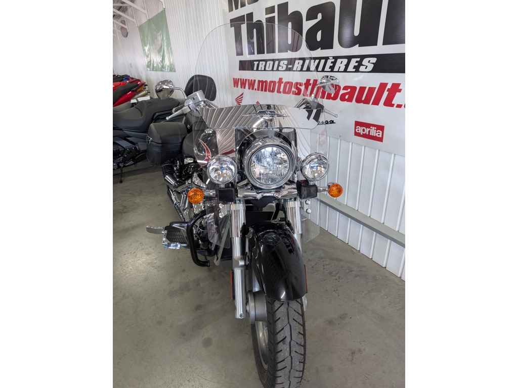 Suzuki Boulevard C90T 2016