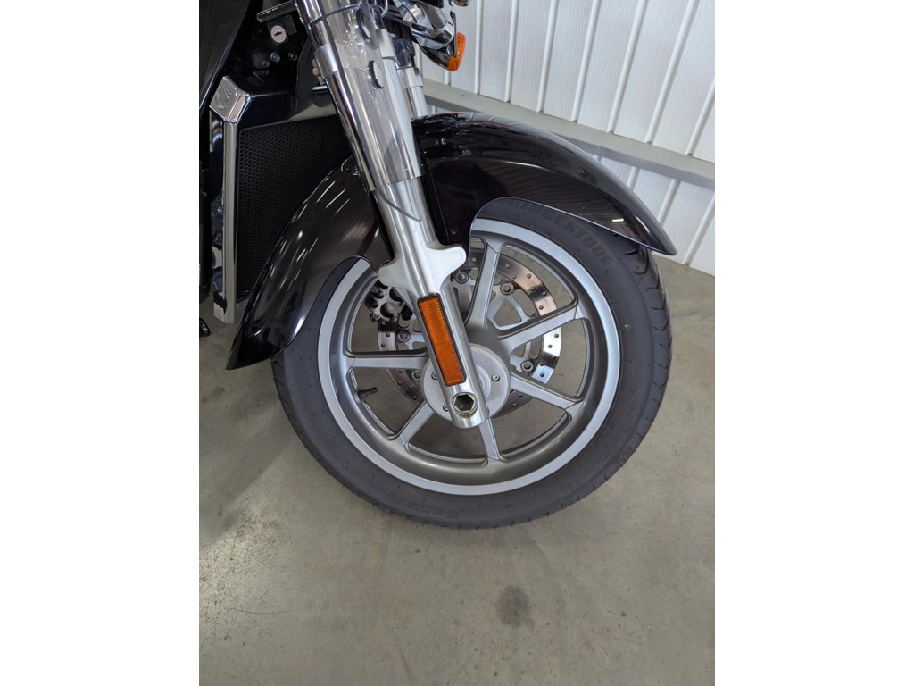 Suzuki Boulevard C90T 2016