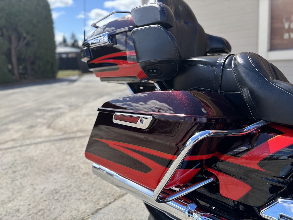 Harley-Davidson FLHTKSE CVO Ultra Limited 2017